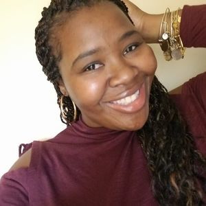 Meet your Posher, Mia